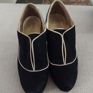 9 & Co Black and Gold (Faux?)Suede Heels Size 6.5 READ